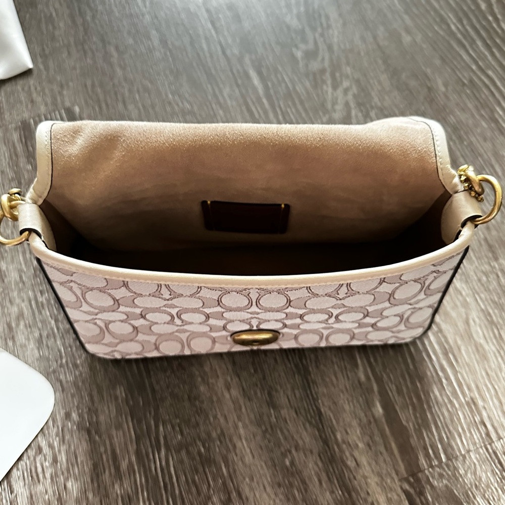 Soft Tabby Shoulder Bag In Signature Jacquard - Picture 4 of 11